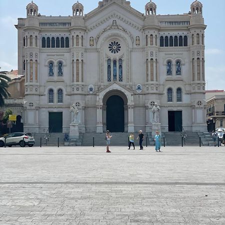 La Cattedrale Hotel Reggio di Calabria Luaran gambar