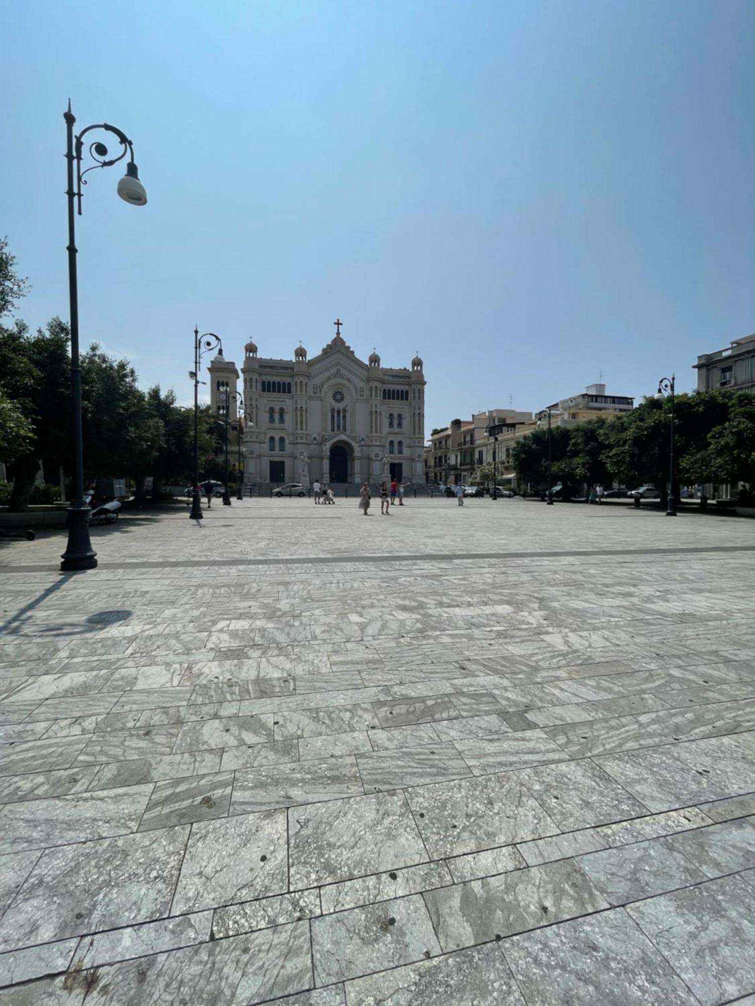 La Cattedrale Hotel Reggio di Calabria Luaran gambar
