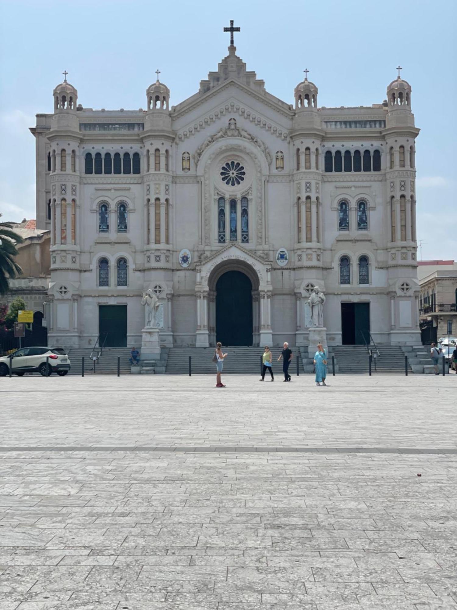 La Cattedrale Hotel Reggio di Calabria Luaran gambar
