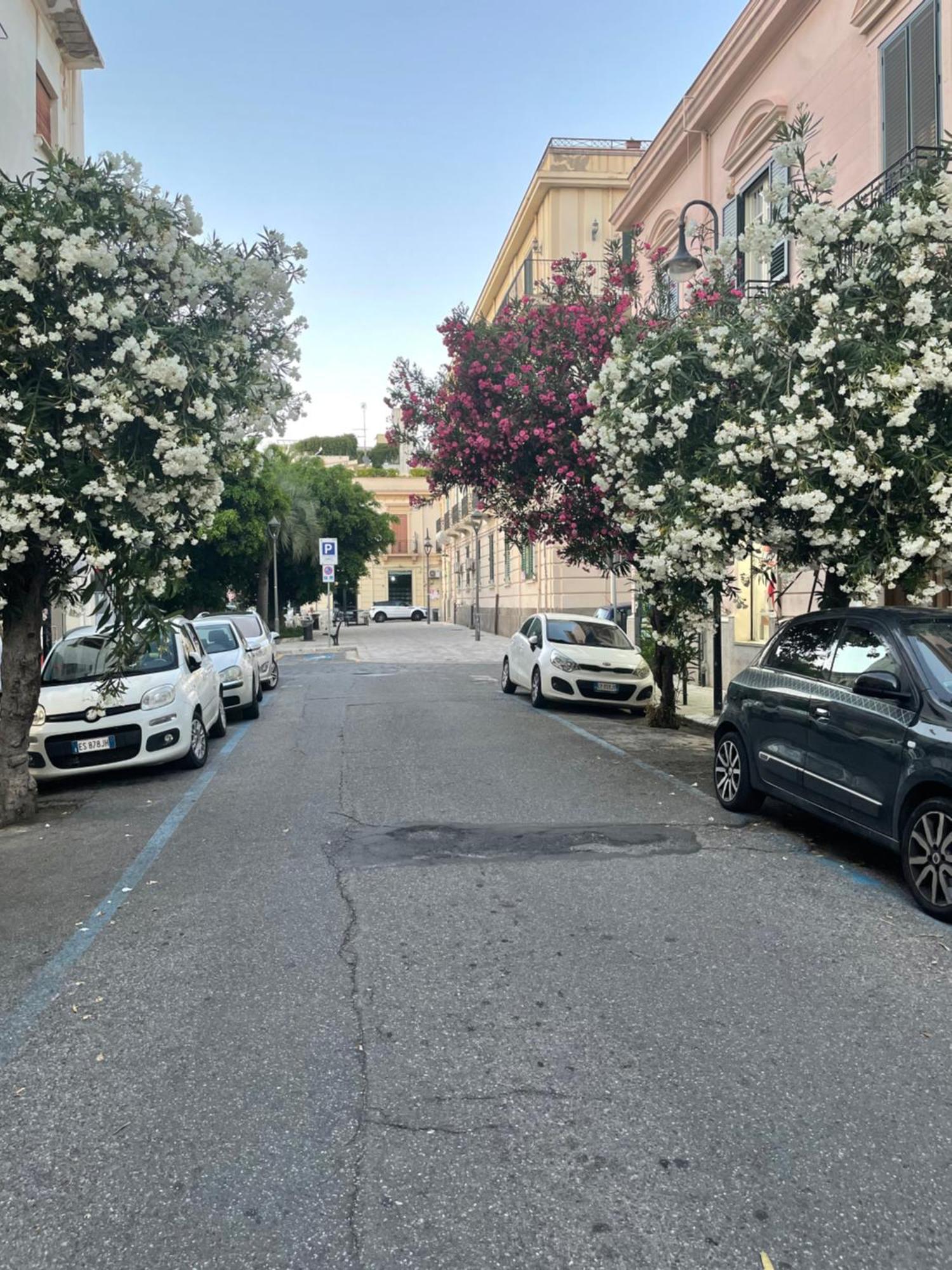 La Cattedrale Hotel Reggio di Calabria Luaran gambar