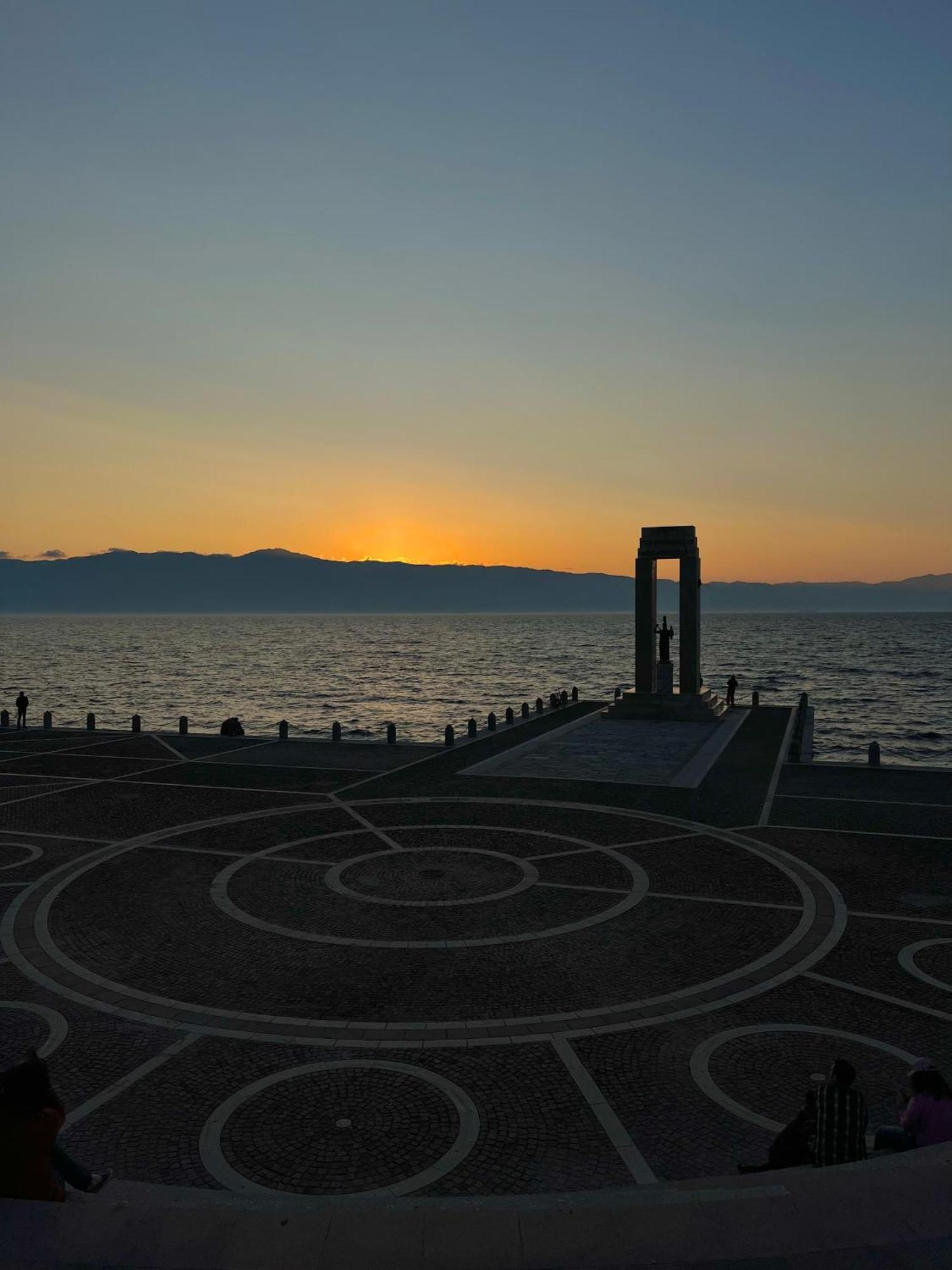 La Cattedrale Hotel Reggio di Calabria Luaran gambar